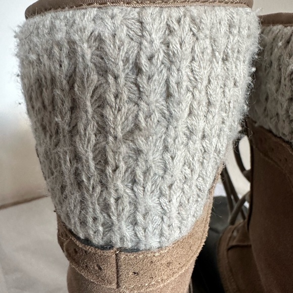 Gorgeous like new winter lace up boot. - Picture 7 of 10